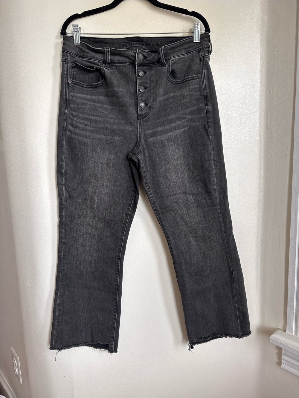 American Eagle Outfitters Black High-Rise Cropped Button-Fly Jeans
